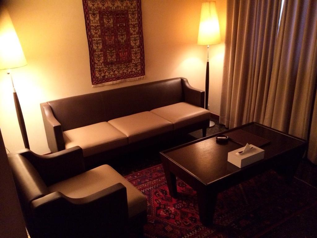 ซีดส์ - สำหรับผู้ใหญ่เท่านั้น Hotel โอซาก้า ภายนอก รูปภาพ